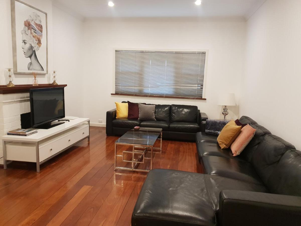 Leisurely Manor - Spacious Three Bedroom Home In ฟรีแมนเทิล ภายนอก รูปภาพ